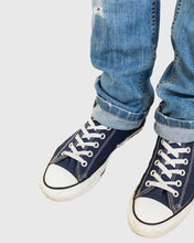 Load image into Gallery viewer, Shoe with Rolling Towel