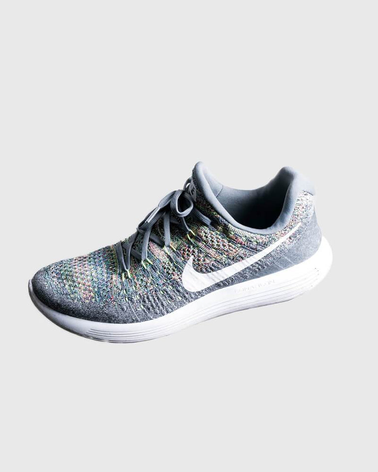Load image into Gallery viewer, White Stripped Shoe